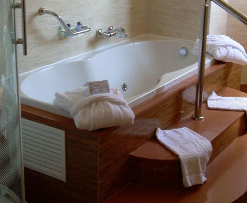 Hoteles en Los Barrios con Jacuzzi en la Habitación Suites con Spa