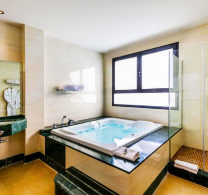 Jacuzzi Occidental Granada By Barcelo
