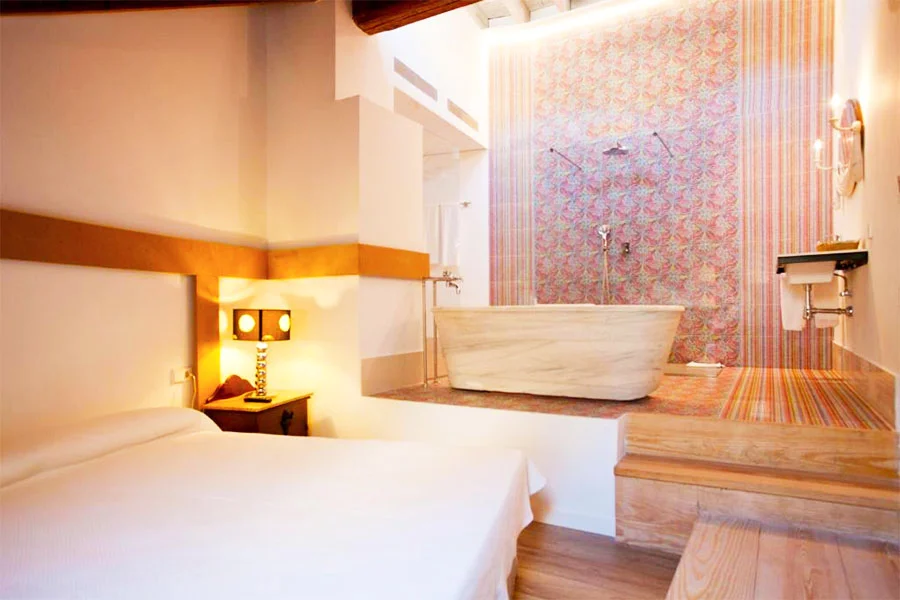 Jacuzzi Hostal Les Monges Palace Boutique