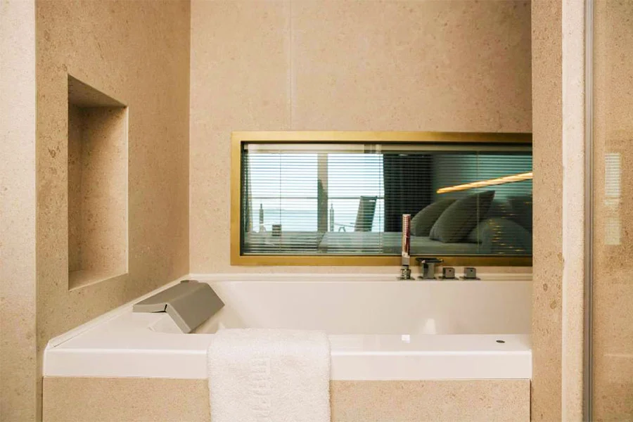 Jacuzzi Hotel Spa Porta Maris