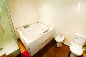 Bed and Breakfast en Salou jacuzzi habitacion tarragona Bed and Breakfast en Salou jacuzzi habitacion tarragona