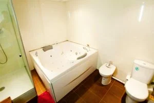 Bed and Breakfast en Salou jacuzzi habitacion tarragona