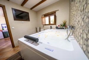 Casa Rural con Jacuzzi en Laroya