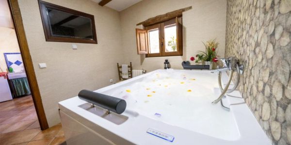 Casa Rural con Jacuzzi en Laroya