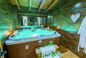 Casa Rural con Jacuzzi en la Habitación en Almería