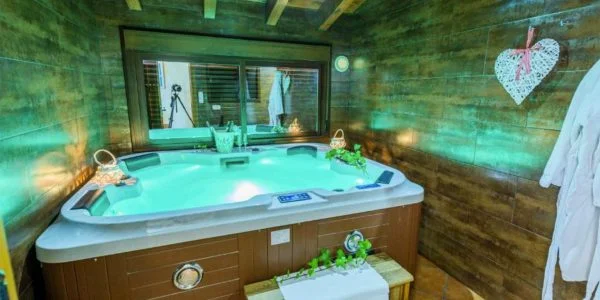 Casa Rural con Jacuzzi en la Habitación en Almería