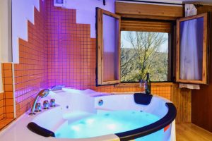 Casa Rural en León con Jacuzzi en la Habitación