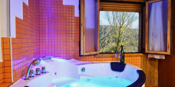 Casa Rural en León con Jacuzzi en la Habitación