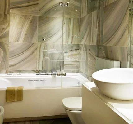 Cosmopolita Hotel Boutique Spa jacuzzi habitacion girona