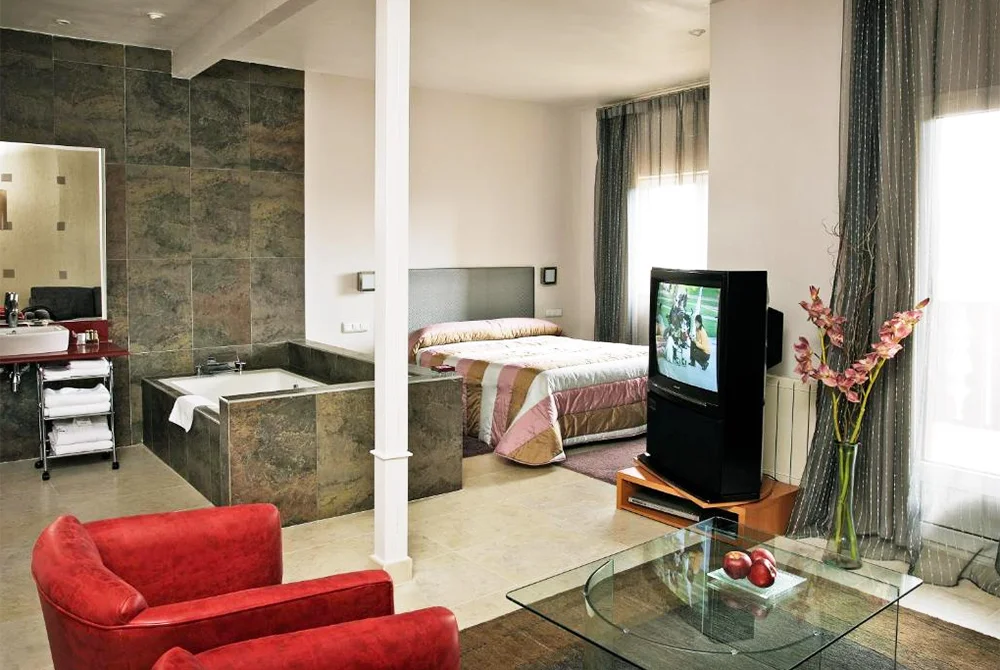 El Milano Real jacuzzi habitacion avila