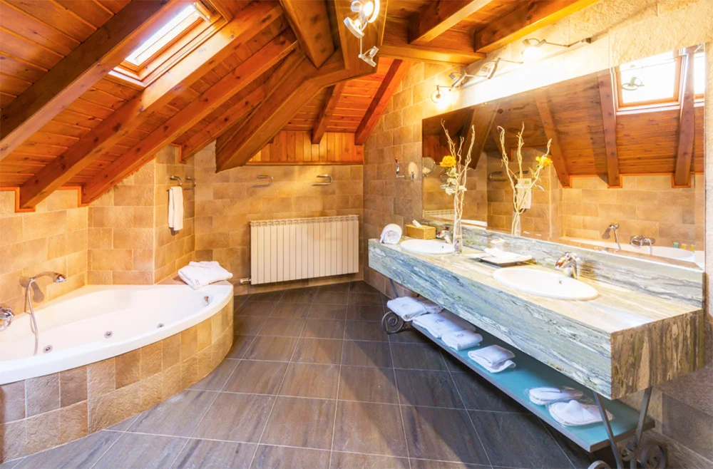 Hotel Restaurant Castellarnau jacuzzi habitacion lleida