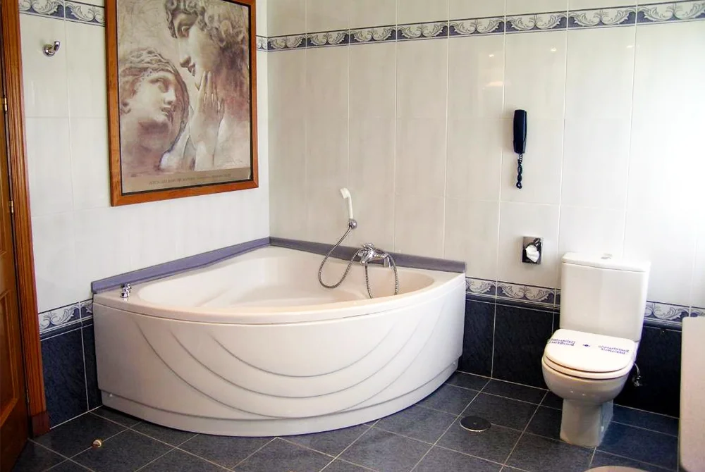 Hotel Sercotel Cuatro Postes jacuzzi habitacion avila