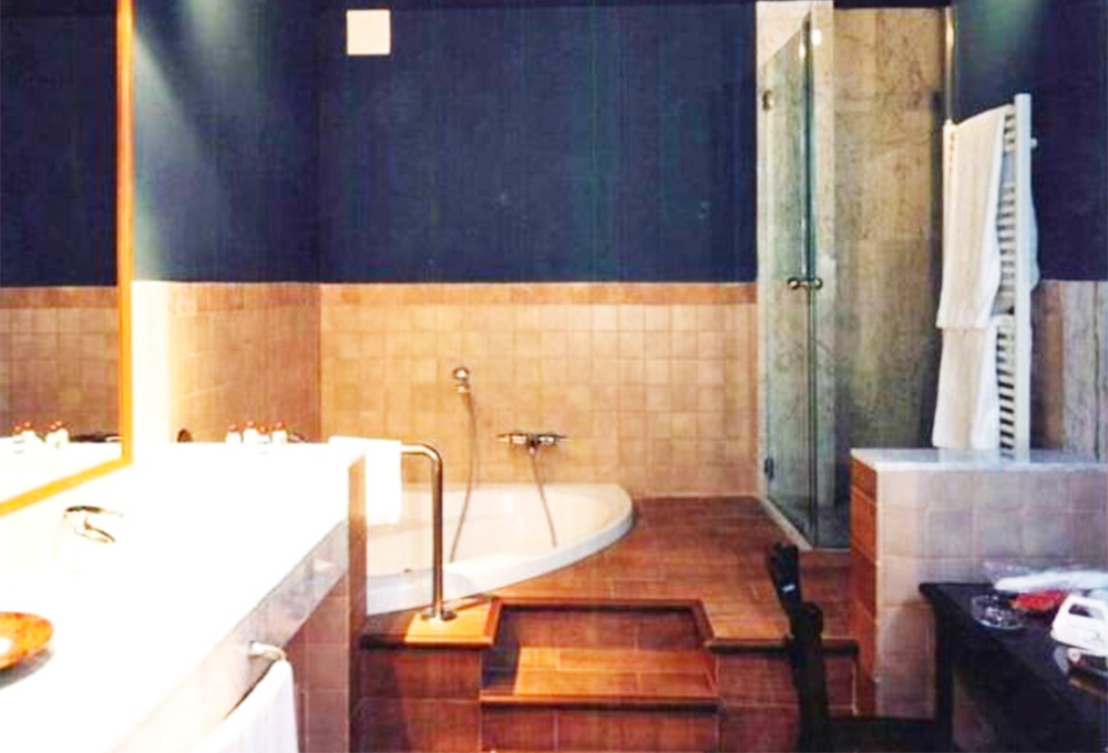 Hotel Termes Montbrió jacuzzi habitacion tarragona