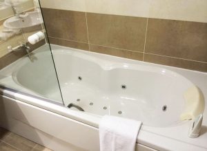 Hotel en Imárcoain con Jacuzzi