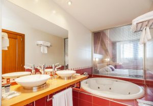 Hotel en Orcoyen con Jacuzzi