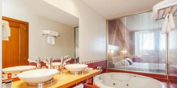 Hotel en Orcoyen con Jacuzzi