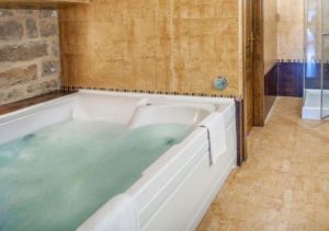 Hotel en Úbeda con Jacuzzi en la Habitación