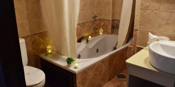 Hoteles en Aracena con Jacuzzi en la Habitación