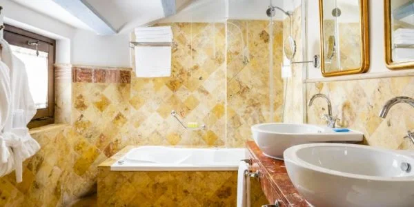 Hoteles en Baeza con Jacuzzi en la Habitación