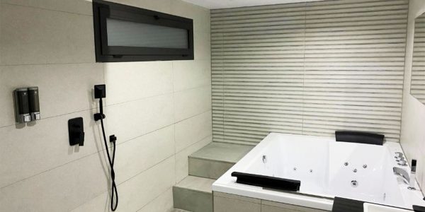 Hoteles en Linares con Jacuzzi