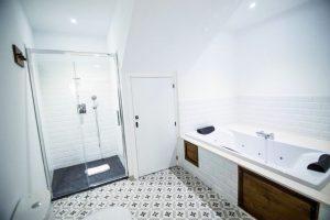 Hoteles en Mondéjar con Jacuzzi
