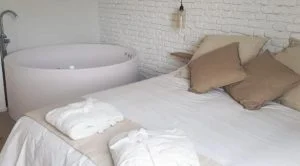 Apartamentos en Mélida con Jacuzzi