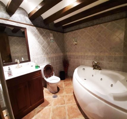 Apartamento Rural en Hueva con Jacuzzi