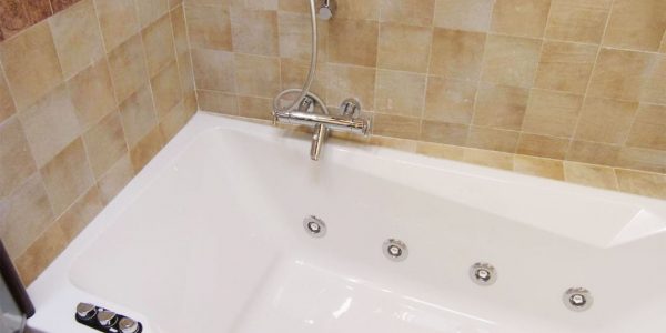 Casa Rural en Pinedas con Jacuzzi