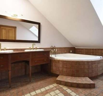 Casa Rural en Nava de la Asunción con Jacuzzi