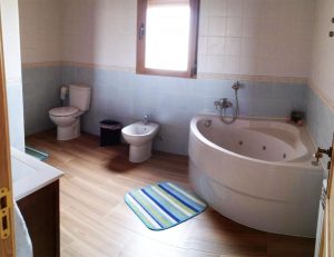 Casa Rural en Urueñas con Jacuzzi