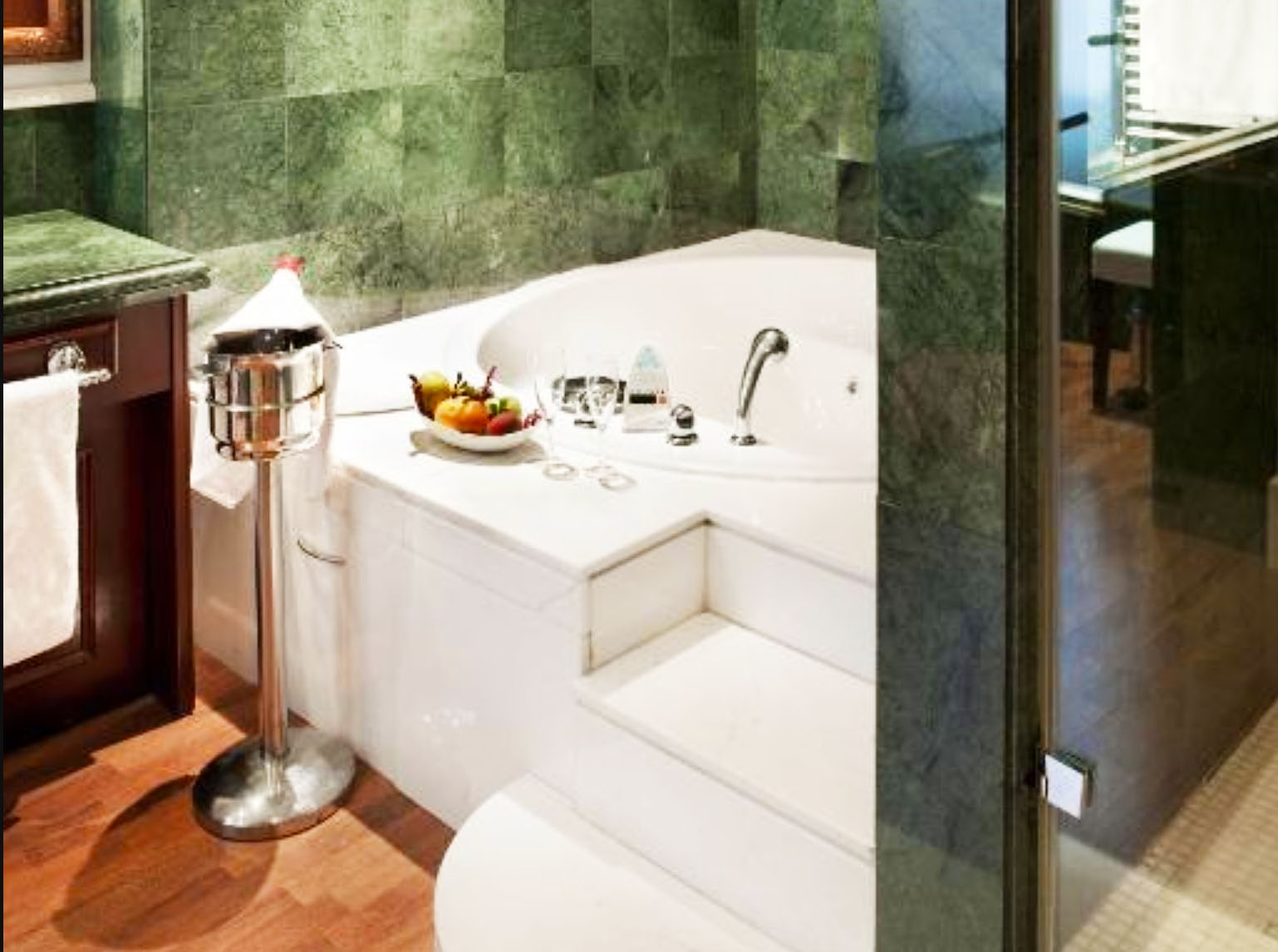 Jacuzzi Catalonia Las Cortes