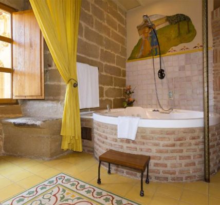 Hotel en Casalarreina con Jacuzzi