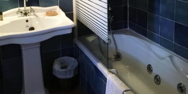 Hotel en Alboreca con Jacuzzi