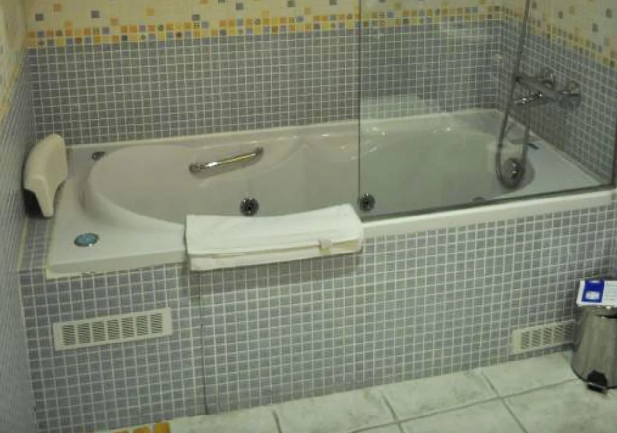 Jacuzzi Hotel La Alquería Ráfales Jacuzzi Hotel La Alquería Ráfales