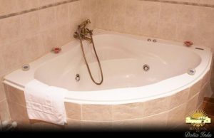 Hotel en Villanueva de la Condesa con Jacuzzi