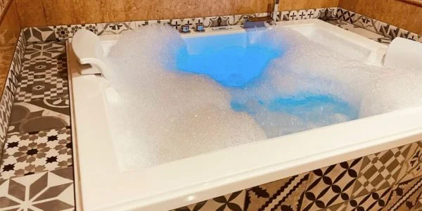 Motel en Calvarrasa de Abajo con Jacuzzi