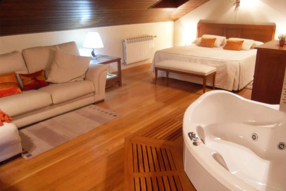 La Galamperna jacuzzi habitacion avila