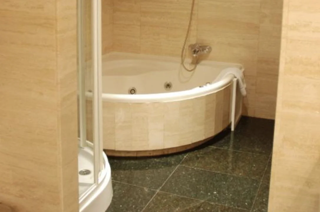 Motel Hostal Los 5 Pinos con Jacuzzi Motel Hostal Los 5 Pinos con Jacuzzi