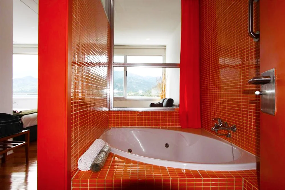 Posada del Agua jacuzzi habitacion avila